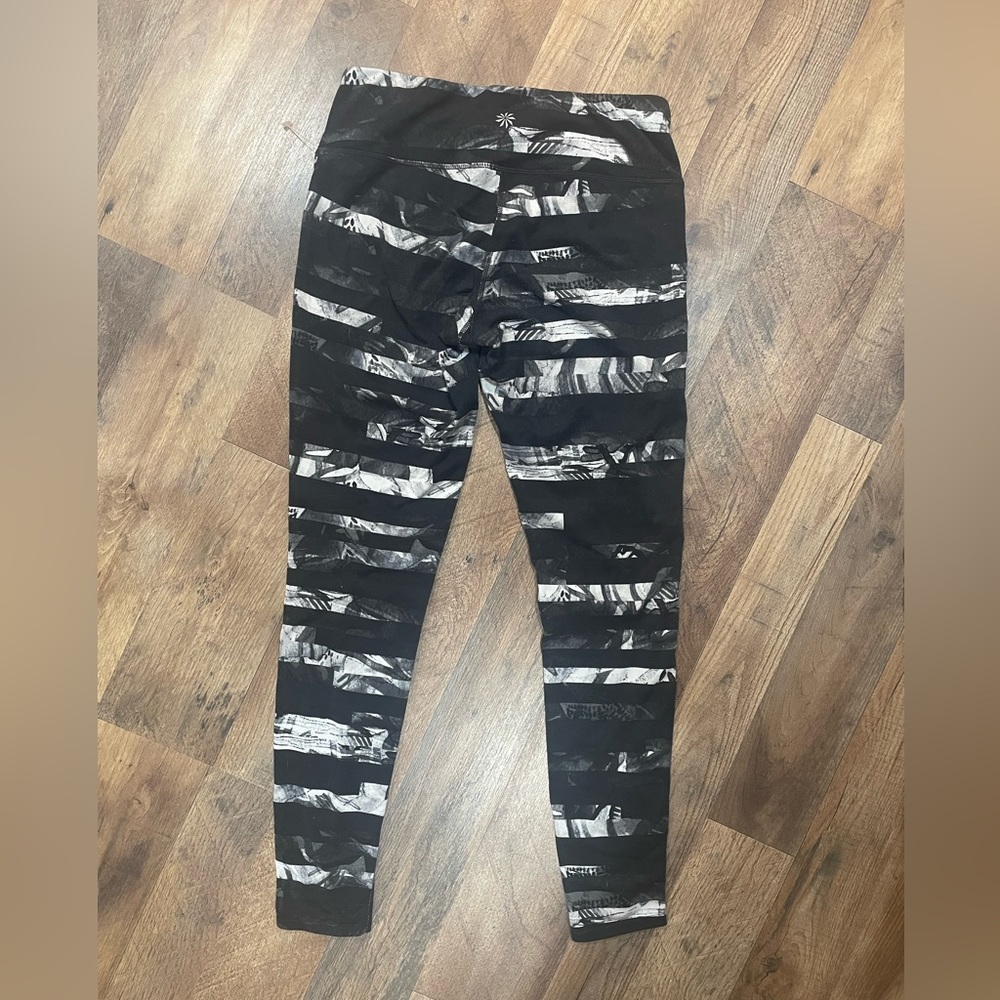 Athleta soft leggings - size small